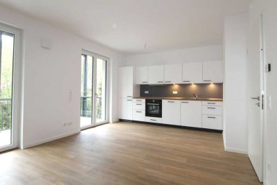 Helle 3 Zimmer im 2.OG * offene Küche mit EBK * Tageslichtbad * HWR * großer Balkon!