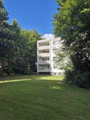 Helle 2-Zimmer-Wohnung mit Balkon und Blick ins Grüne