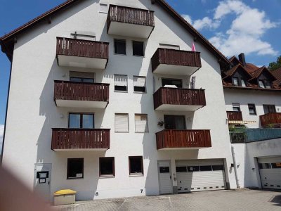 Helle 2-Zimmer Wohnung mit Balkon und Garage in Landau an der Isar