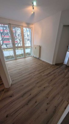Großzügige 4 ZI. Maisonette-Wohnung mit separatem Zugang in München mit Terrasse in ruhiger Lage
