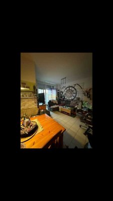 GROßE UND GEPFLEGTE 3-ZIMMER-EIGENTUMSWOHNUNG MIT GARTEN UND TERRASSE