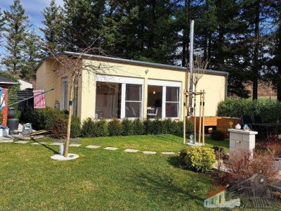 Ferienhaus am Römersee mit Nebengebäuden