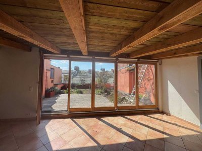 Oase über Kreuzbergs: 5 Zi | Wintergarten | Dachterrasse | Balkon | Kamin| unausgebauter Dachraum