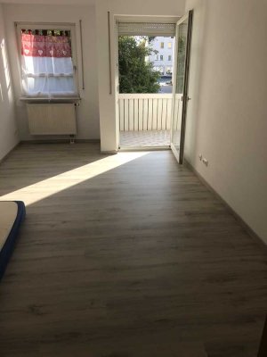 Geschmackvolle, modernisierte 3-Zimmer-Wohnung mit geh. Innenausstattung mit Balkon und EBK
