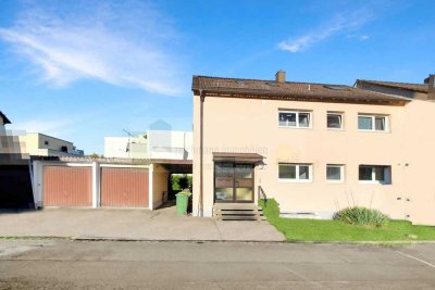 Bad Dürrheim - Doppelhaushälfte mit Potenzial, solider Massivbau mit 2 Wohneinheiten, Balkon, Terras