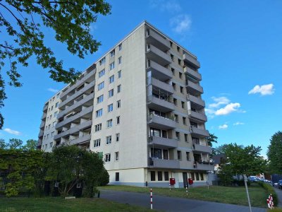 Saniert: 2 1/2 Zimmer, EBK, Balkon
