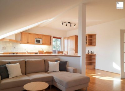 Wohnen über den Dächern – helle 3-Zimmer-Dachgeschosswohnung mit Balkon &amp; Naturblick nahe Mondsee