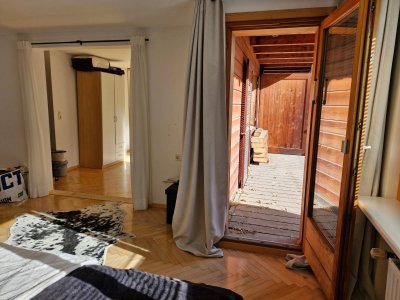 Große 12 Zimmer Wohnung mit Garten, Pool und Bergblick!
