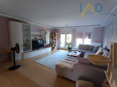 5-Zimmer, 3 Balkons, große Wohnküche in 3-Parteien-Haus