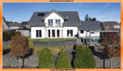 Exklusives Einfamilienhaus mit Doppelgarage und Wintergarten in Riegenroth
