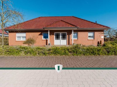 Walmdachbungalow mit großem, nicht einsehbarem Garten – Wohnen auf einer Ebene in ruhiger Lage