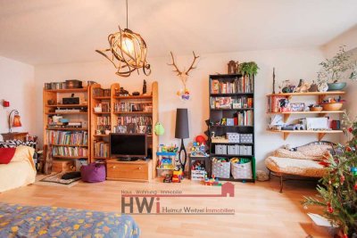 Toll geschnittene 3-Zimmerwohnung im obersten Geschoss eines sehr gepflegten Mehrfamilienhauses.