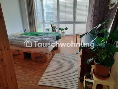 Tauschwohnung: Suchen größere Wohnung ab 3 Zimmer im Tausch gegen 2 Zimmer