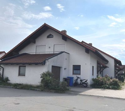 Sehr gepflegtes Einfamilienhaus/Doppelhaushälfte mit Garten und Terrasse in zentraler Lage