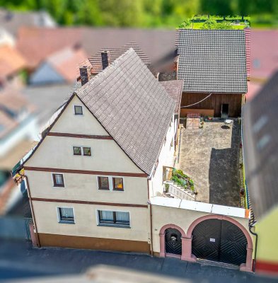 Familientraum! – EFH in Trennfeld mit ca. 188m² Wfl., Nebengebäude und großem Garten zvk.