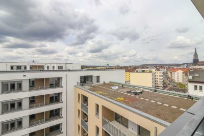 Lichtdurchflutetes Penthouse mit großer Loggia und eleganter Küche – exklusives Wohngefühl genießen