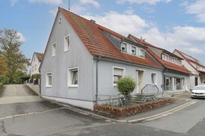 Selbstnutzung oder Kapitalanlage: 2 Doppelhaushälften mit 2 WE und Gewerbe in Röttenbach