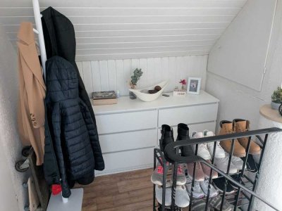 460 € - 80 m² - 2.5 Zi.
Telefon : 024225042073
720€ - 80 m² - 2.5 Zi. Mit grossem Südbalkon