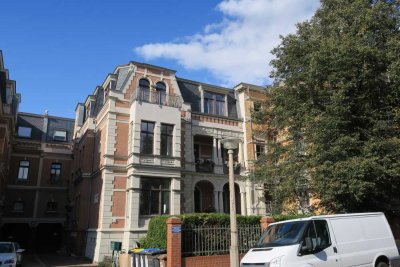 Schöne 2-Zi-Wohnung im Paulusviertel mit Laminat, Duschbad und Stellplatz!