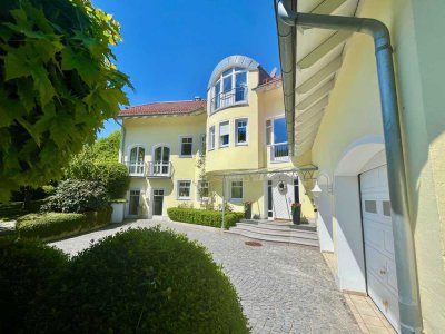 Repräsentatives geräumiges Familien-Domizil mit Traumgarten/ Ruhige Höhenlage Nähe Burghausen & A 94