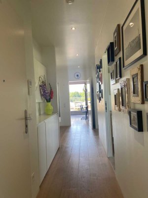 Exklusives Penthouse am Waldrand mit Dachterrasse & Kamin