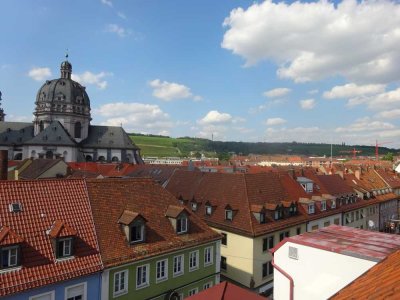 Zentral gelegene Maisonettewohnung - mit Einbauküche!