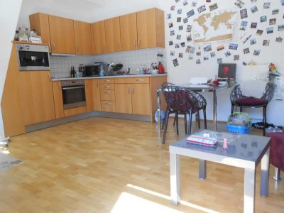 Zentral + schön + ruhig 2-Zi-Whg. + Süd-Balkon