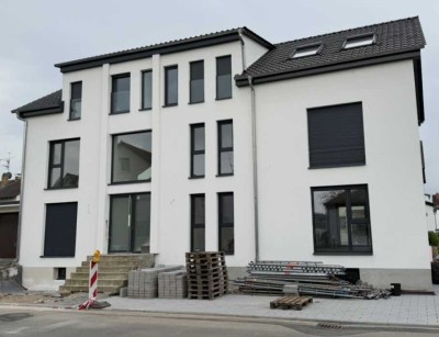 Erstbezug nach Sanierung: 4-Zimmer-Obergeschosswohnung mit Balkon in Hemsbach