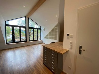 gehobene teilmöblierte 1,5 Zimmer Wohnung im Dachgeschoss - Lift vorhanden!