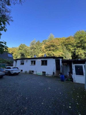 Charmantes kleines Haus mit großem Grundstück in Haan