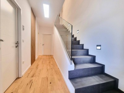 Provisionsfrei - Modernes Reihenhaus in 1230 Wien: 4 Zimmer, Garten, Balkon &amp; Terrasse für 470.000 €!