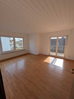 Schöne 3-Raumwohnung im 1. Stock mit Balkon und Einbauküche