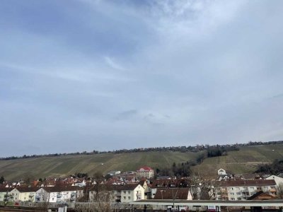 Toll aufgeteilte 5 Zi Wohnung mit Stellplatz und schöner Aussicht