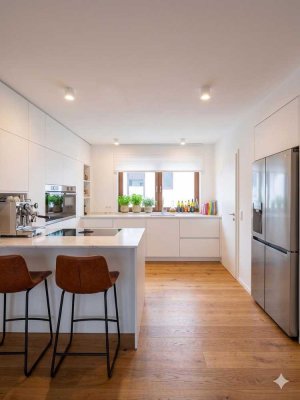 *** Haus im Haus - 4-Zi. Wohnung in Ramersdorf - top modernisiert und provisionsfrei ***