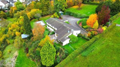 Einzigartiges Privatanwesen mit stilvoller Bungalow-Villa in Alleinlage