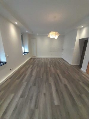 ++ Top 1,5 Zimmer Whg im Erdgeschoss, Erstbezug nach Sanierung ++