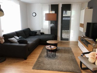 Moderne 2-Zi.-EG-Wohnung mit Terrasse & Einbauküche | BJ 2016