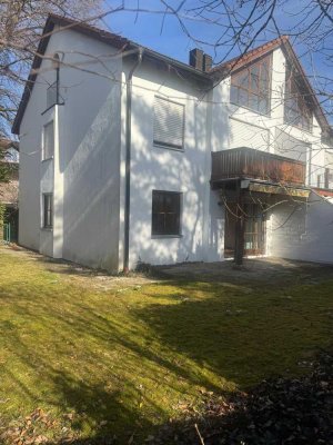 Exklusive Doppelhaushälfte mit sonnigem Garten & offenem Kamin in München-Trudering