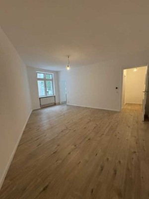 Bezugsfreie helle Wohnung mitten im Kiez