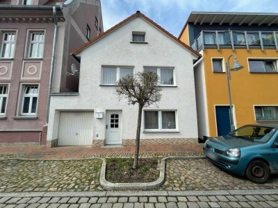 Zwei auf einen Streich - Haus und Bungalow in der Stadt