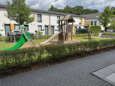 Traumhaftes Reihen Haus in Lünen – Nähe See – KfW 70 Effizienzhaus – Baujahr 2014 Wohnung mit Garten