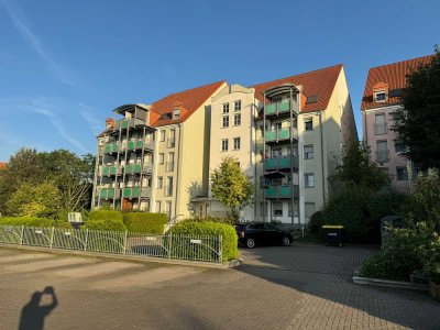 -. 1-Zimmer Wohnung mit Balkon *** Keller *** KFZ Stellplaz ab SOFORT