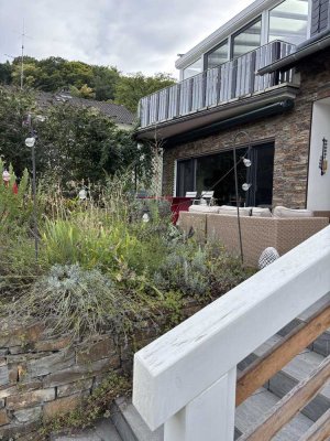 Großes Einfamilienhaus mit Garten und separater Einliegerwohnung - ohne Makler !