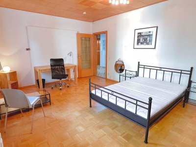 Hell, ruhig, mit Stellplatz! Altbauwohnung Stuttgart-West