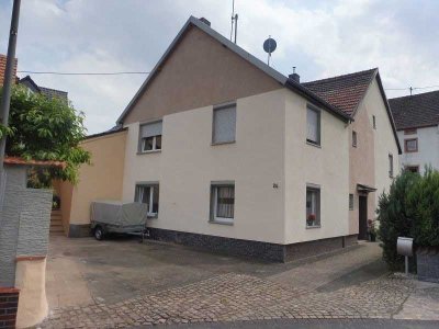 Komplett renoviertes Wohnhaus im Herzen von Birresborn