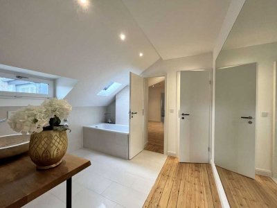 Renovierte Dachgeschoss-Wohnung im Westend