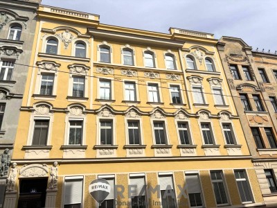 "GRÜNE OASE mit großer eigenen TERRASSE "