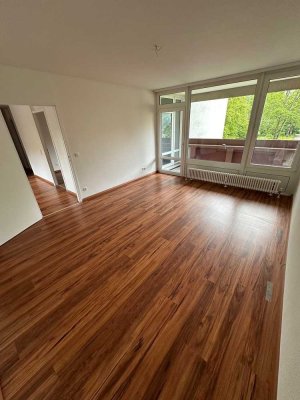 Drei Zimmer Küche Bad Wohnung zu vermieten