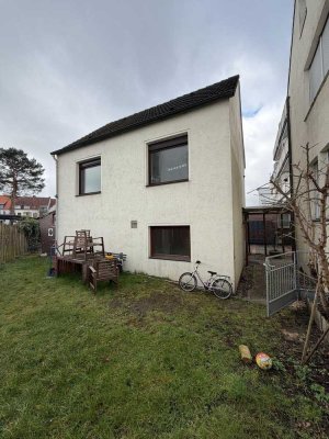 Ruhiges Hinterhaus mit Garten - 4 Zimmer, ca. 100 m² - Bremer Straße