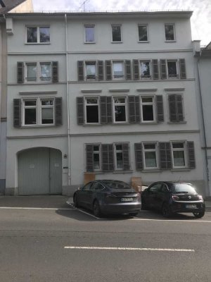 Neuwertige 2-Zimmer Wohnung mit gehobener Innenausstattung mit Balkon und EBK in Wiesbaden